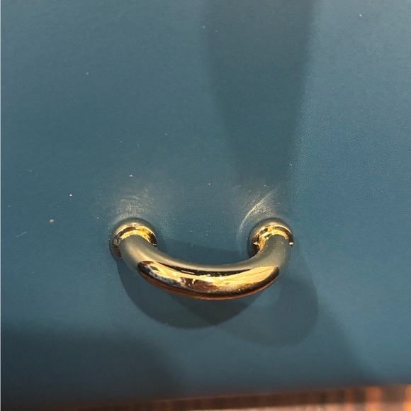 Pelle NWOT women’s Leather Made In Italy Shoulder Bag With Belt Chain Strap Blue - Picture 5 of 6